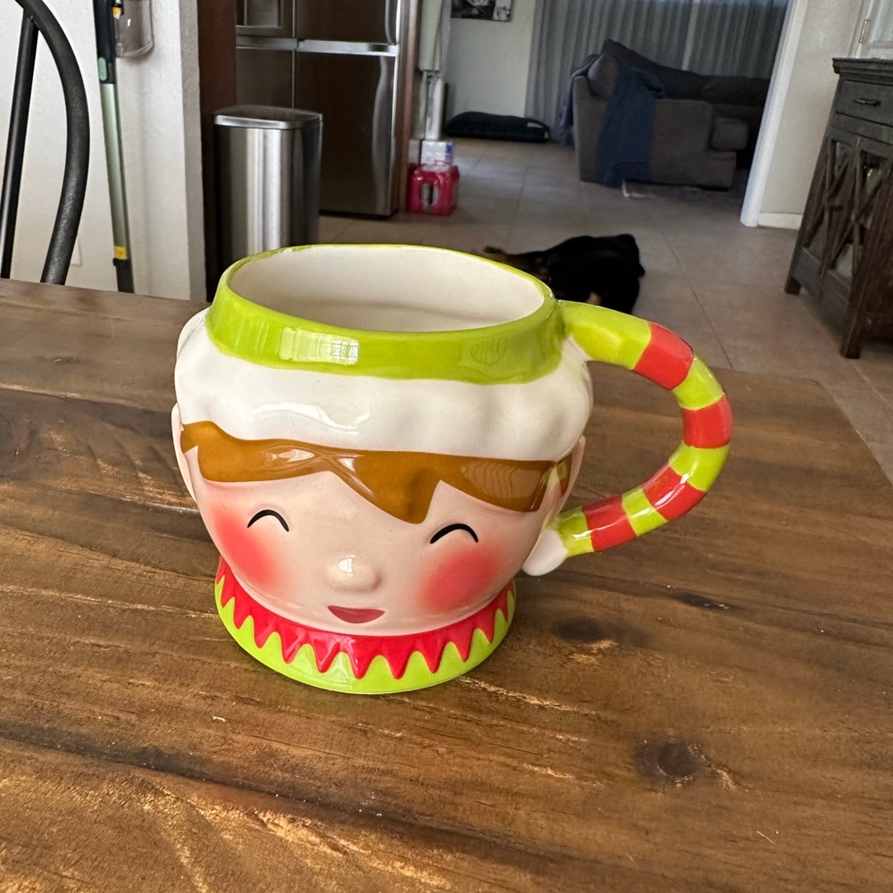 2 mugs and one bowl